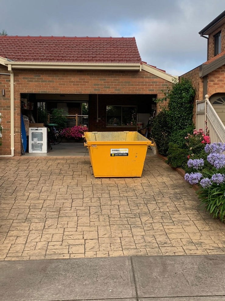 Skip bin hire in Alphington